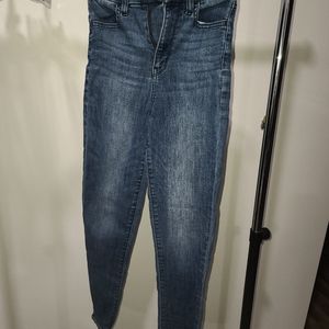 High waisted jeans